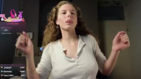 Ayreen Moore online show from 12/17/25, 02:45