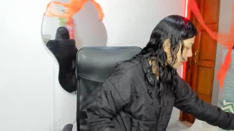 Snapshot of aysha_winxx chatting on 10/31/25, 03:07 aysha_winxx online show from 10/31/25, 03:07