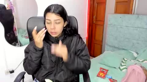 Snapshot of aysha_winxx chatting on 11/06/25, 03:40 aysha_winxx online show from 11/06/25, 03:40