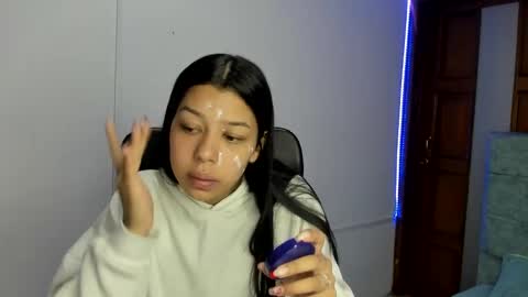 Snapshot of aysha_winxx chatting on 11/22/25, 03:16 aysha_winxx online show from 11/22/25, 03:16