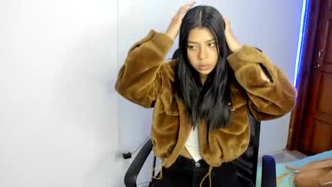 Snapshot of aysha_winxx chatting on 11/23/25, 03:17 aysha_winxx online show from 11/23/25, 03:17