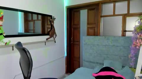 Snapshot of aysha_winxx chatting on 12/14/25, 03:01 aysha_winxx online show from 12/14/25, 03:01