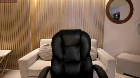 Ayshel online show from 10/25/25, 03:36