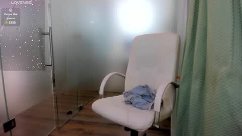 Ayumi online show from 03/11/25, 08:20