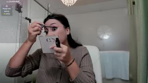 Ayumi online show from 09/25/25, 03:54