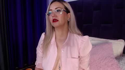 Snapshot of azaahara_ chatting on 03/19/26, 02:21 Azahara online show from 03/19/26, 02:21