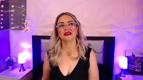 Snapshot of azaahara_ chatting on 07/11/26, 12:30 Azahara online show from 07/11/26, 12:30