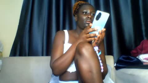 azaelia_iris online show from 07/04/26, 06:03