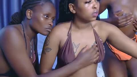 Azalea online show from 01/12/26, 06:07