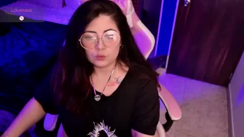 Snapshot of azamy_12 chatting on 06/26/26, 11:53 Amanda online show from 06/26/26, 11:53