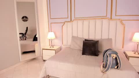 Ale online show from 03/06/25, 05:43