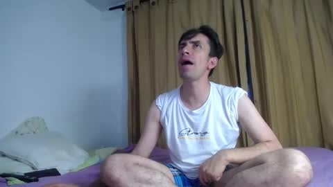 Snapshot of aziel_xxx chatting on 03/05/25, 02:25 AZIEL online show from 03/05/25, 02:25