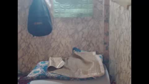 Snapshot of azn_philip chatting on 04/04/26, 09:40 Philip online show from 04/04/26, 09:40