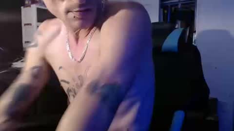 Snapshot of azrider480 chatting on 10/14/25, 06:25 Rider online show from 10/14/25, 06:25