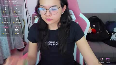 Snapshot of azu_chan chatting on 03/25/26, 12:27 Azu online show from 03/25/26, 12:27