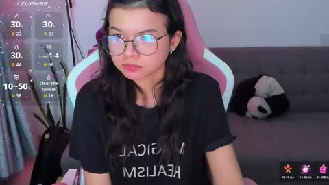 Snapshot of azu_chan chatting on 03/26/26, 12:17 Azu online show from 03/26/26, 12:17