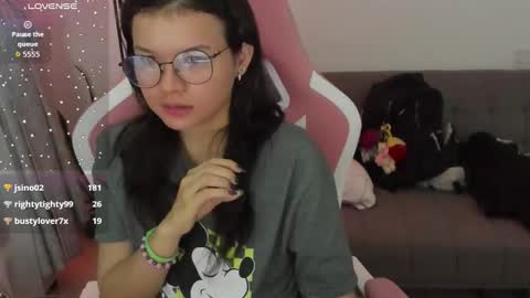 Snapshot of azu_chan chatting on 03/28/26, 02:44 Azu online show from 03/28/26, 02:44