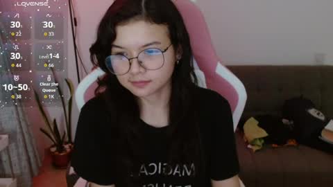 Snapshot of azu_chan chatting on 04/09/26, 12:54 Azu online show from 04/09/26, 12:54