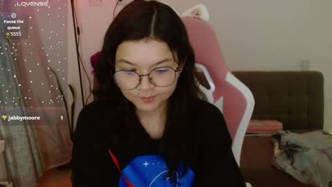 Snapshot of azu_chan chatting on 04/14/26, 01:11 Azu online show from 04/14/26, 01:11