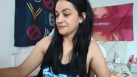 Snapshot of azucenaxxxgp chatting on 04/28/26, 03:50 Azucena R online show from 04/28/26, 03:50
