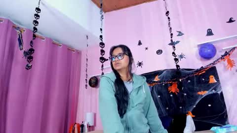 azul_moon online show from 10/19/25, 03:40