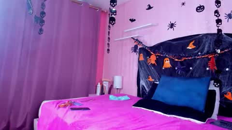 azul_moon online show from 10/31/25, 04:02