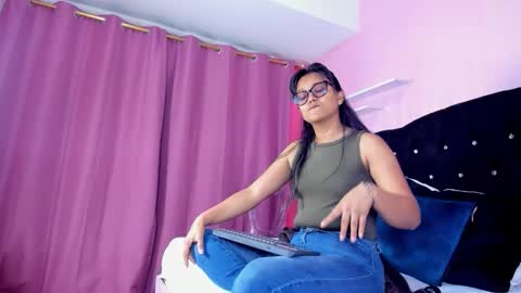 azul_moon online show from 11/11/25, 03:50