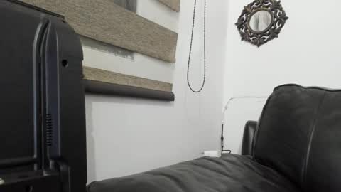 lenna online show from 09/17/25, 01:40