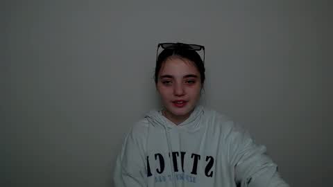 azumi_chan_ online show from 10/29/25, 11:39