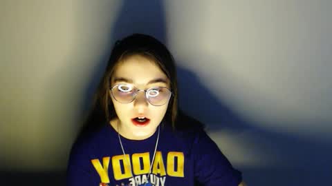 azumi_chan_ online show from 11/27/25, 05:42