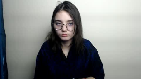 azumi_chan_ online show from 02/12/26, 09:21