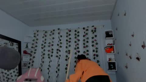 azumi saan online show from 10/16/25, 02:56