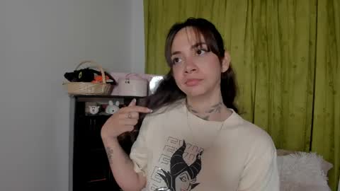 Snapshot of azumi_saan chatting on 04/09/26, 02:11 azumi saan online show from 04/09/26, 02:11
