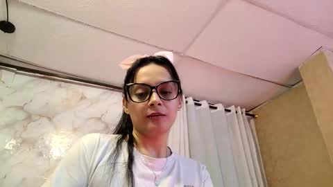 azura lion online show from 04/30/26, 04:30