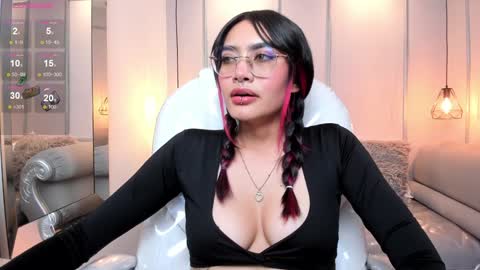 Azura online show from 12/11/24, 11:32