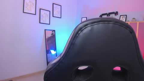 Snapshot of azurra_amatto2 chatting on 10/18/25, 08:42 Azurra online show from 10/18/25, 08:42