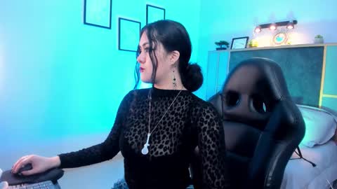 Azurra  online show from 01/05/26, 08:56