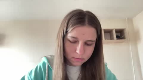 Snapshot of azzieheberly chatting on 06/17/26, 04:08 Niki online show from 06/17/26, 04:08