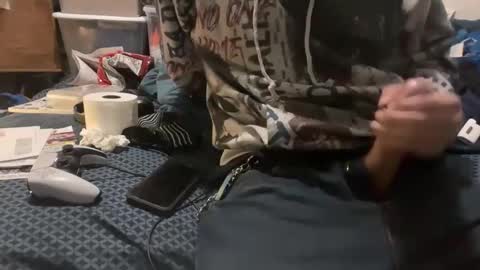 Snapshot of b1gd1k290013 chatting on 12/16/25, 02:27 b1gd1k290013 online show from 12/16/25, 02:27