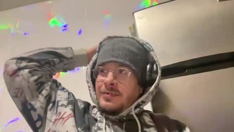 Snapshot of b1gd1k290013 chatting on 12/18/25, 01:44 b1gd1k290013 online show from 12/18/25, 01:44