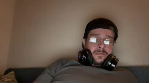 Snapshot of b1gd1k290013 chatting on 04/13/26, 04:18 b1gd1k290013 online show from 04/13/26, 04:18