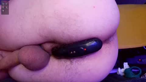 Snapshot of b230fb chatting on 12/18/25, 03:51 Din online show from 12/18/25, 03:51