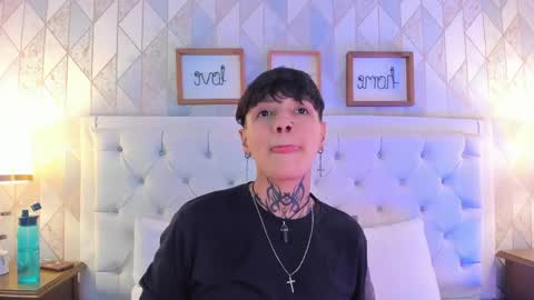 Snapshot of b3k_afrodict chatting on 04/12/26, 03:33 Anny online show from 04/12/26, 03:33