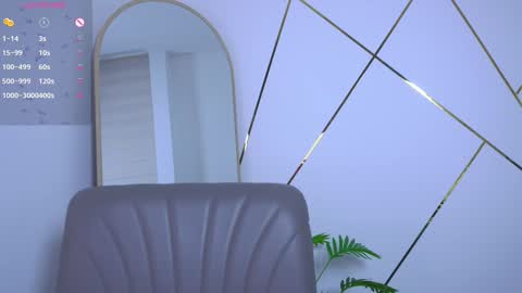 Isabella online show from 10/03/25, 10:51