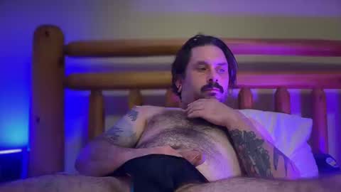 Snapshot of b4nkshot765 chatting on 10/14/25, 04:35 bry online show from 10/14/25, 04:35