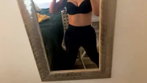 Snapshot of b8rb13 chatting on 02/19/25, 12:35 b8rb13 online show from 02/19/25, 12:35