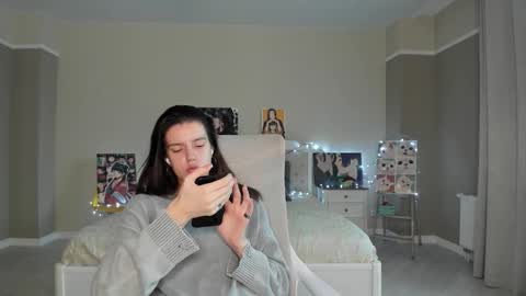 Monica online show from 09/24/25, 12:36