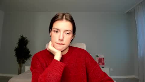 Monica online show from 11/04/25, 01:16