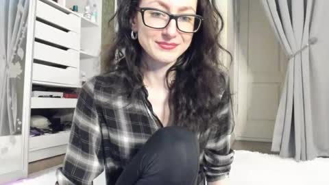 babby_jewel online show from 11/18/25, 12:20