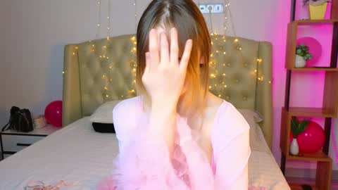 Snapshot of babby_rabbit_ chatting on 02/01/25, 05:18 Cute Raby online show from 02/01/25, 05:18